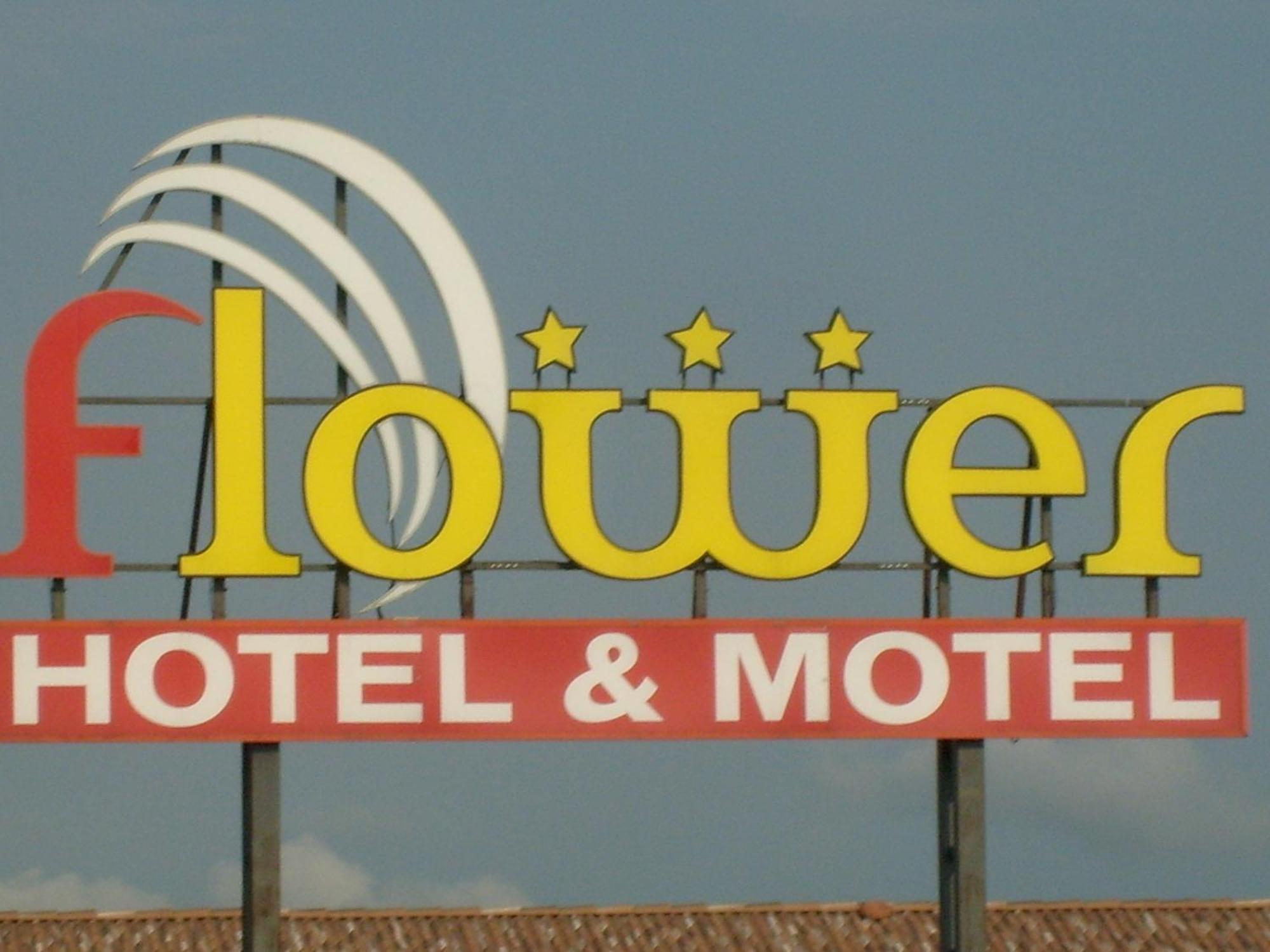 Hotel Motel Flower Novi Ligure Exterior photo