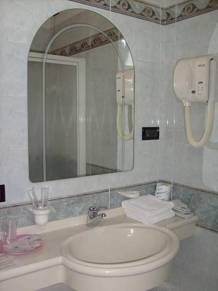 Hotel Motel Flower Novi Ligure Exterior photo